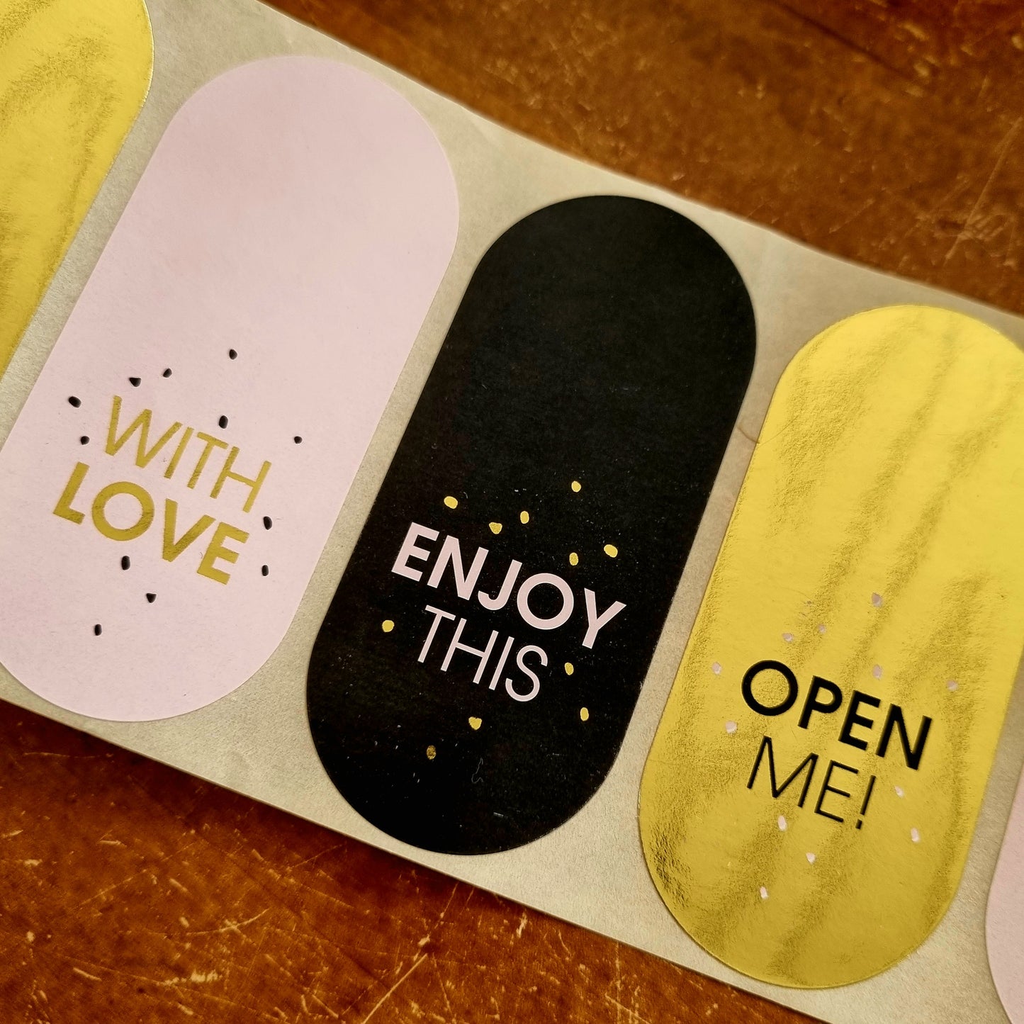 Sticker ovaal with love open me