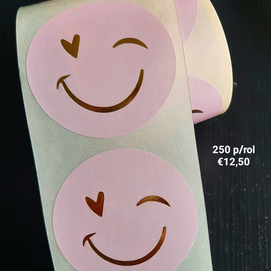 Sticker smiley knipoog roze