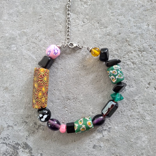 Armband Afrikaanse glaskralen roze geel