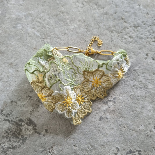 Armband bloemen stoffen lint