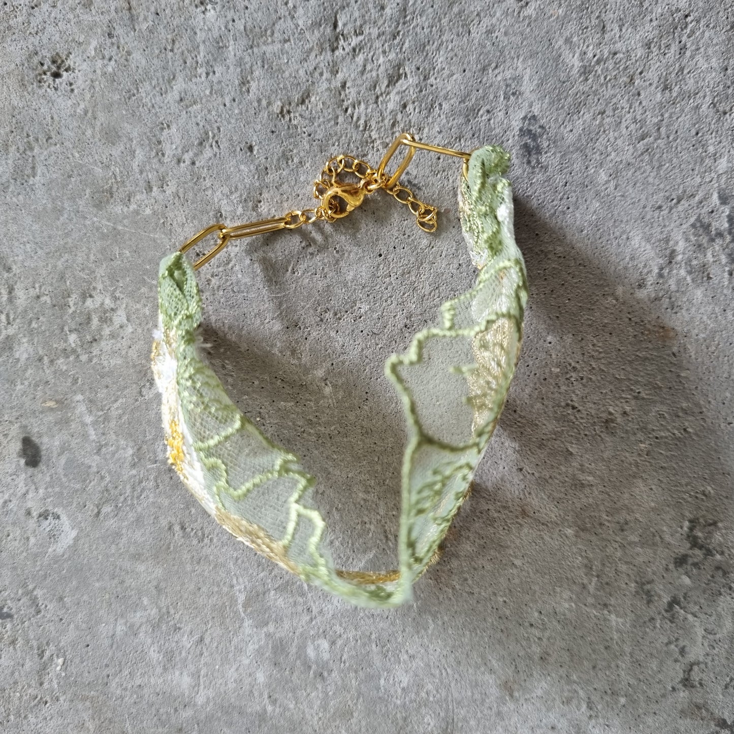 Armband bloemen stoffen lint