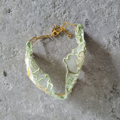 Armband bloemen stoffen lint