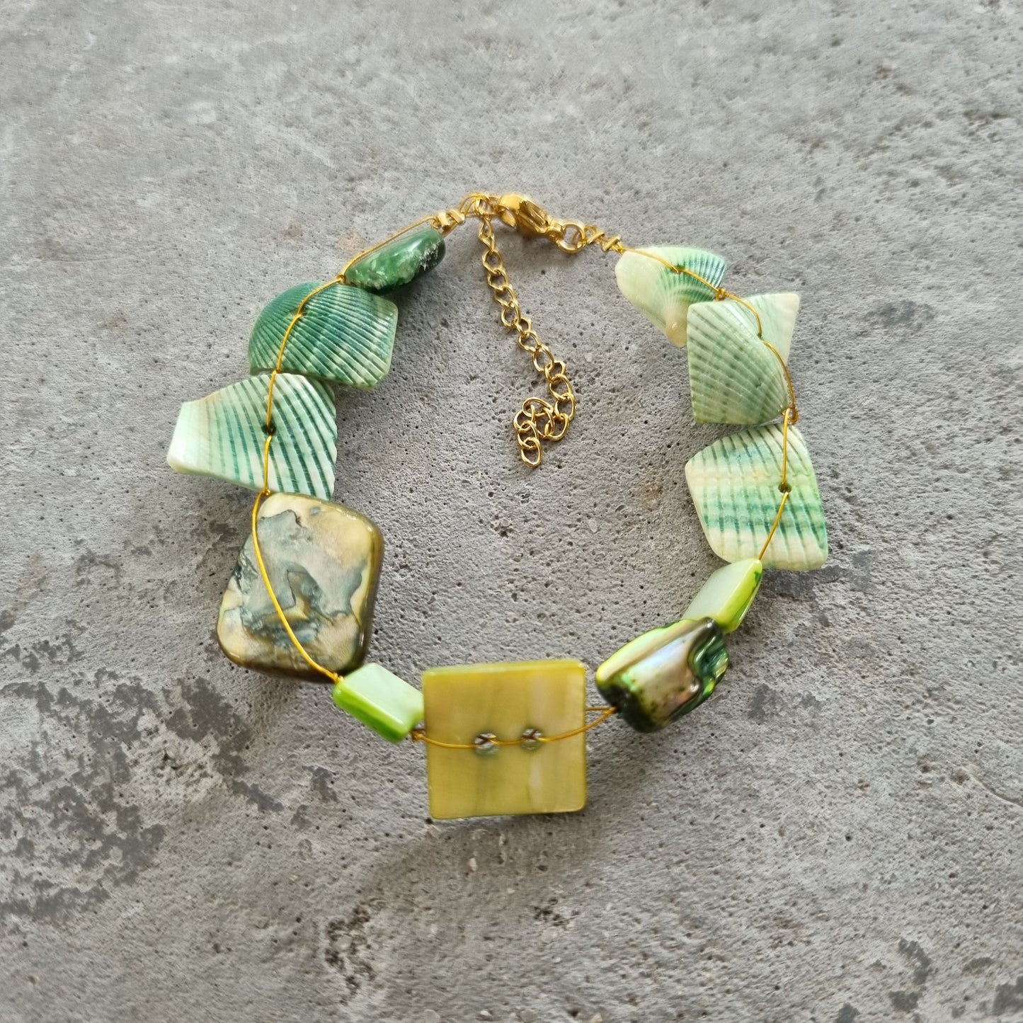 Armband schelpen natuurlijk groen