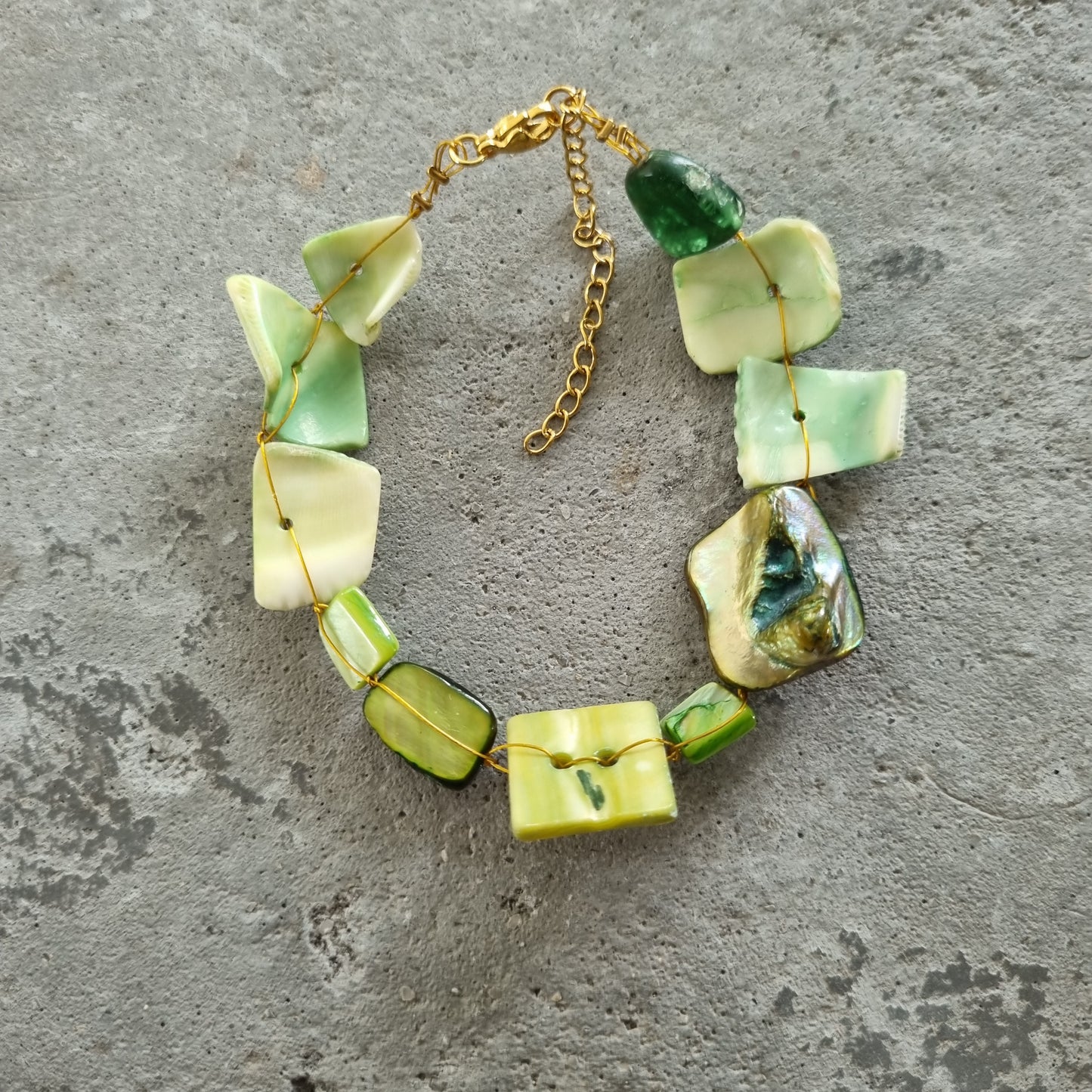 Armband schelpen natuurlijk groen