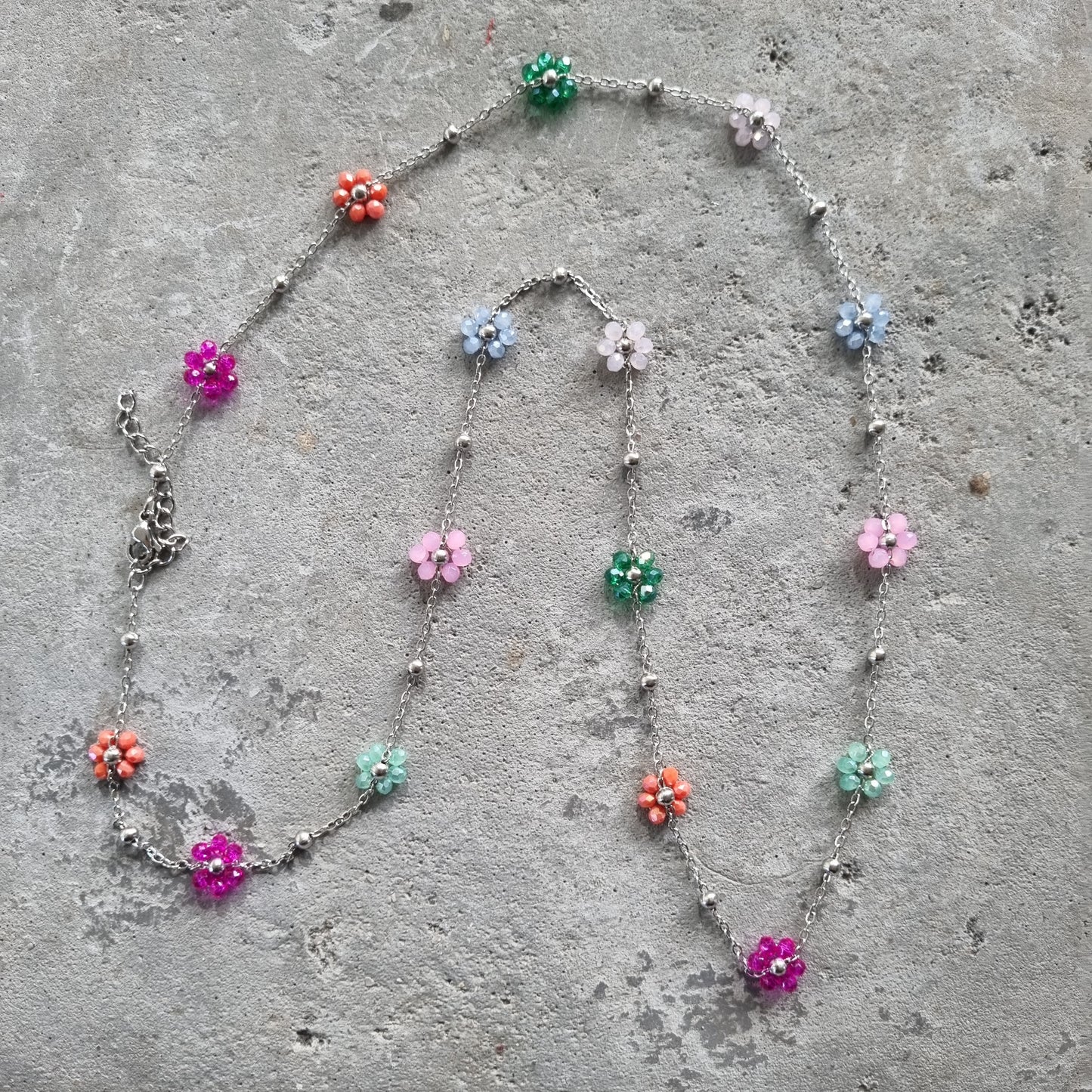 Ketting bloemetjes zilver