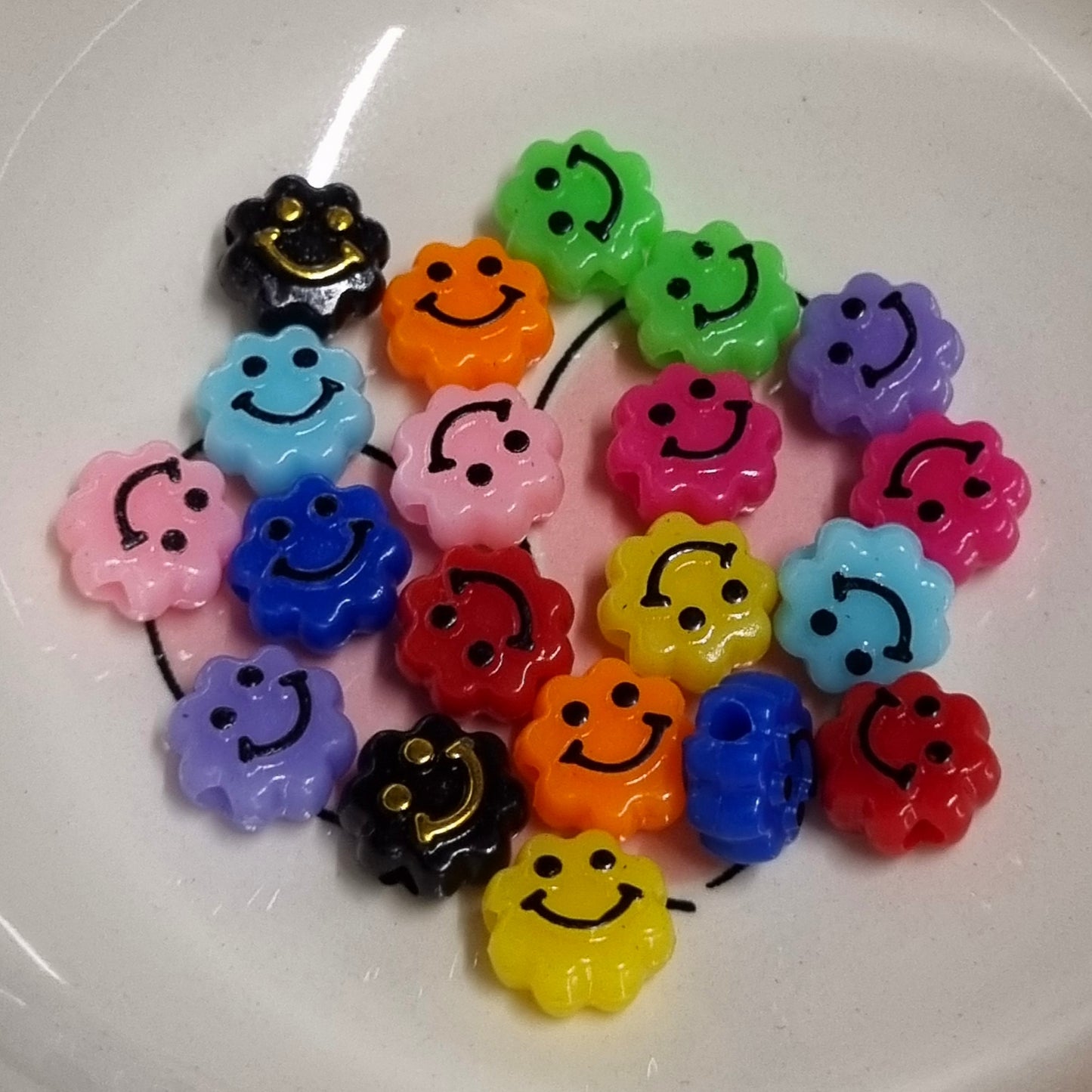Kraal acryl smiley bloem