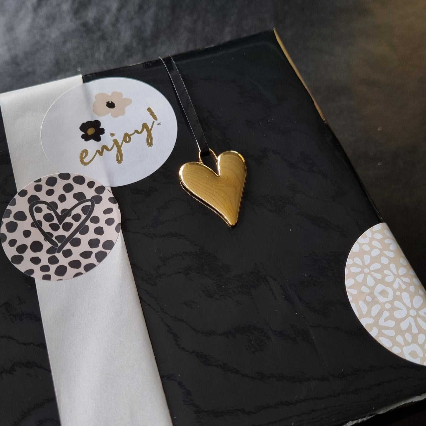 Cadeaupapier effen zwart glans