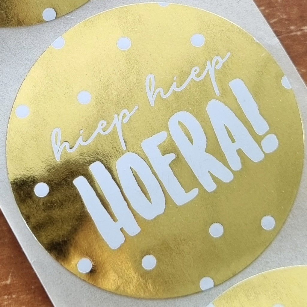 Sticker hiep hiep hoera goud